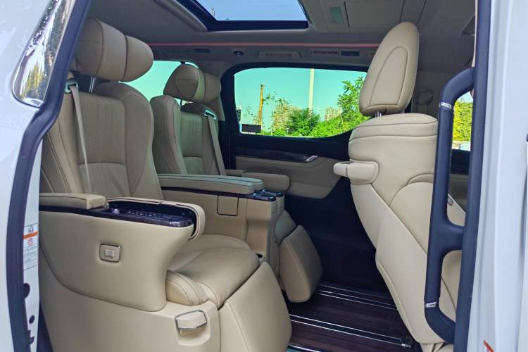 Used Toyota Vellfire 2019 Dual-Engine 2.5L HV Prestige Edition Interior 10