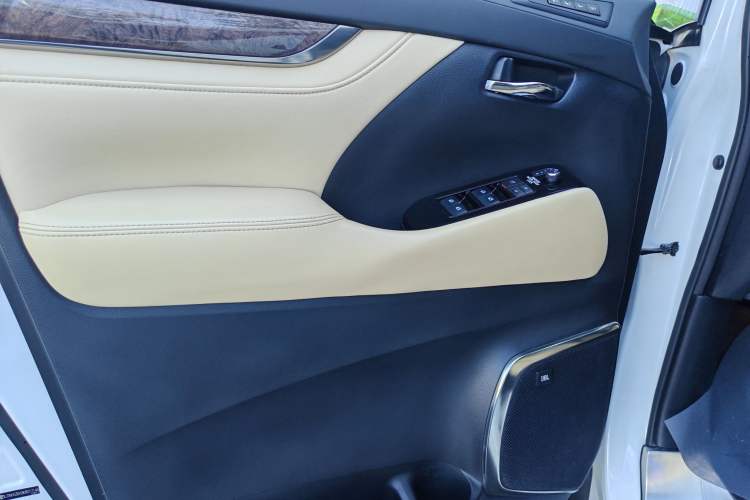 Used Toyota Vellfire 2019 Dual-Engine 2.5L HV Prestige Edition Interior 11