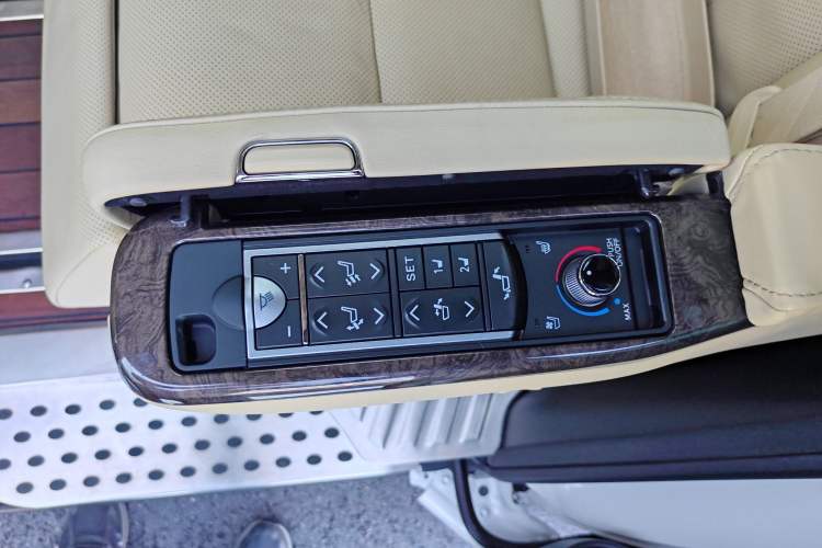 Used Toyota Vellfire 2019 Dual-Engine 2.5L HV Prestige Edition Interior 2