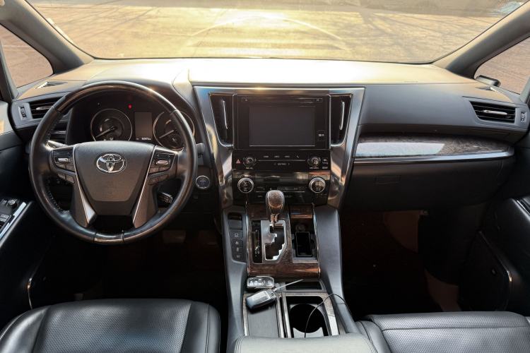 Used Toyota Vellfire 2019 Dual-Engine 2.5L HV Prestige Edition Interior 2