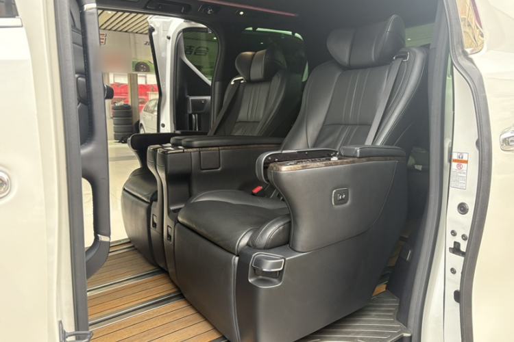 Used Toyota Vellfire 2019 Dual-Engine 2.5L HV Prestige Edition Interior 4