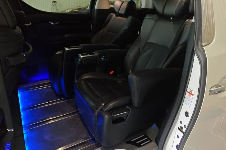 Used Toyota Vellfire 2019 Dual-Engine 2.5L HV Luxury Edition Interior 4
