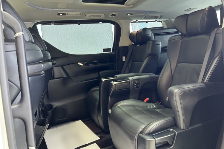 Used Toyota Vellfire 2019 Dual-Engine 2.5L HV Luxury Edition Interior 5