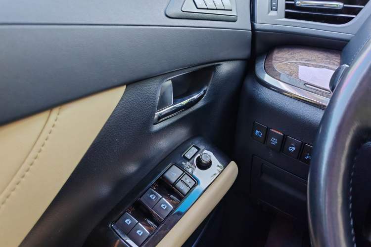 Used Toyota Vellfire 2019 Dual-Engine 2.5L HV Prestige Edition Interior 8