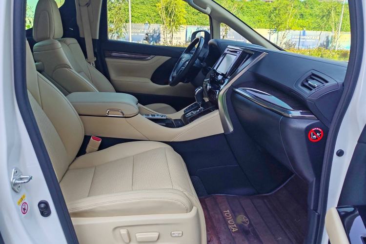 Used Toyota Vellfire 2019 Dual-Engine 2.5L HV Prestige Edition Interior 9