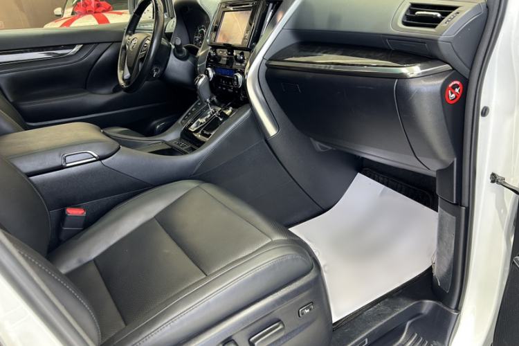 Used Toyota Vellfire 2019 Dual-Engine 2.5L HV Luxury Edition Interior 9
