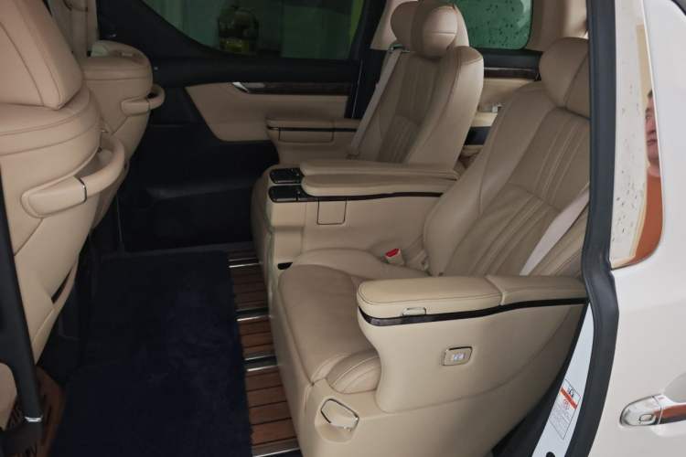 Used Toyota Vellfire 2019 Dual-Engine 2.5L HV Prestige Edition Left Rear Seat