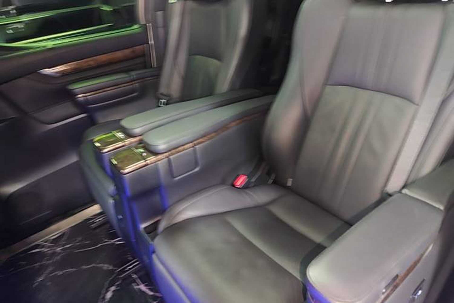 Used Toyota Vellfire 2019 Dual-Engine 2.5L HV Prestige Edition Left Rear Seat