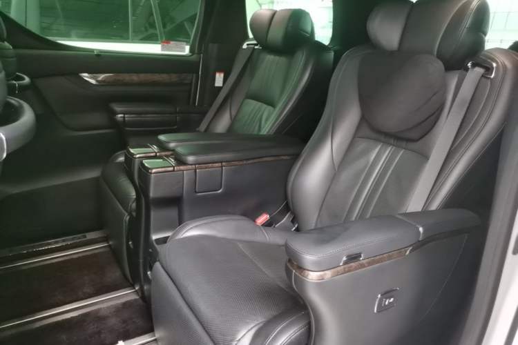 Used Toyota Vellfire 2019 Dual-Engine 2.5L HV Prestige Edition Left Rear Seat