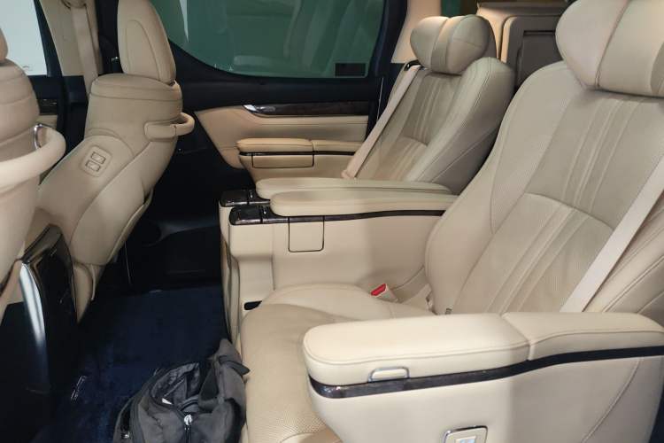 Used Toyota Vellfire 2019 Dual-Engine 2.5L HV Prestige Edition Left Rear Seat