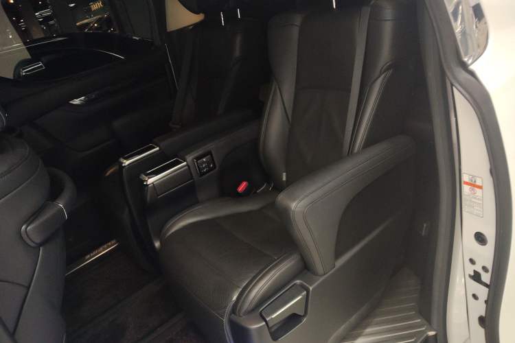 Used Toyota Vellfire 2019 Dual-Engine 2.5L HV Luxury Edition Left Rear Seat
