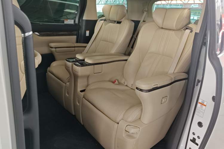 Used Toyota Vellfire 2019 Dual-Engine 2.5L HV Prestige Edition Left Rear Seat
