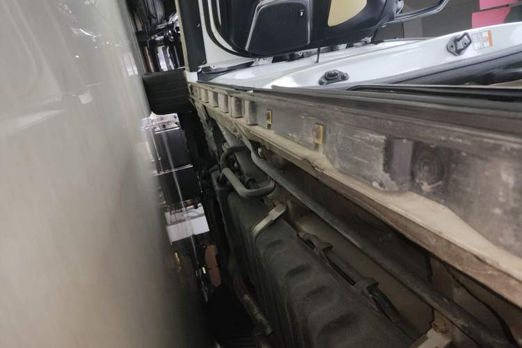 Used Toyota Vellfire 2019 Dual-Engine 2.5L HV Prestige Edition Left Side Sill