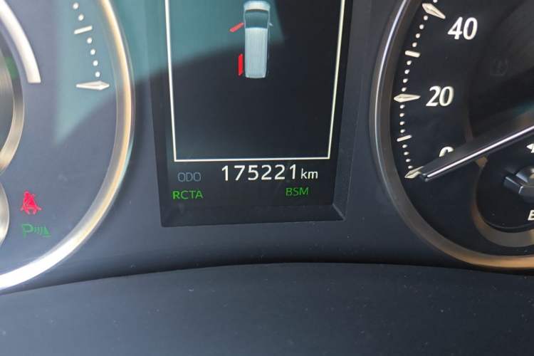 Used Toyota Vellfire 2019 Dual-Engine 2.5L HV Luxury Edition Odometer Close Up