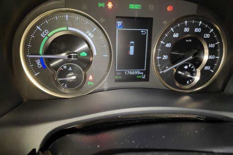 Used Toyota Vellfire 2019 Dual-Engine 2.5L HV Prestige Edition Odometer Close Up