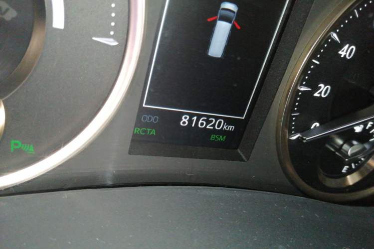 Used Toyota Vellfire 2019 Dual-Engine 2.5L HV Luxury Edition Odometer Close Up
