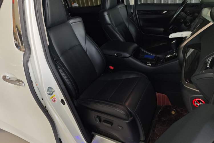 Used Toyota Vellfire 2019 Dual-Engine 2.5L HV Luxury Edition Right Front Seat