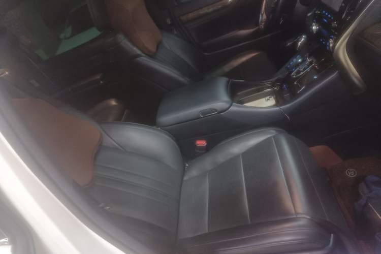 Used Toyota Vellfire 2019 Dual-Engine 2.5L HV Prestige Edition Right Front Seat