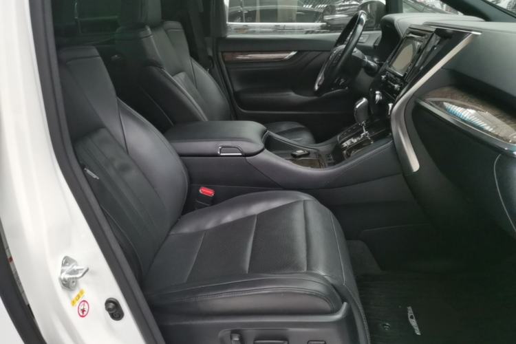 Used Toyota Vellfire 2019 Dual-Engine 2.5L HV Prestige Edition Right Front Seat