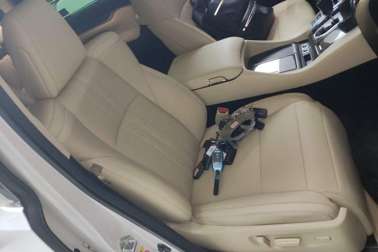 Used Toyota Vellfire 2019 Dual-Engine 2.5L HV Prestige Edition Right Front Seat