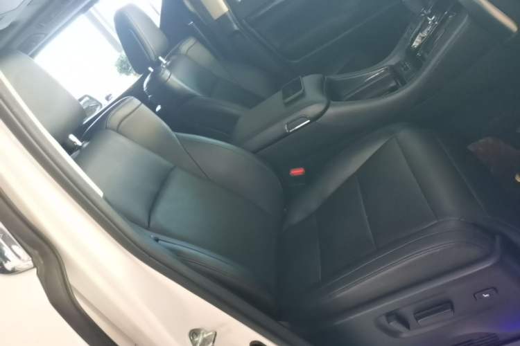 Used Toyota Vellfire 2019 Dual-Engine 2.5L HV Luxury Edition Right Front Seat