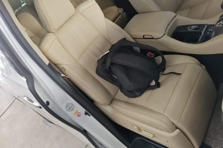 Used Toyota Vellfire 2019 Dual-Engine 2.5L HV Prestige Edition Right Front Seat