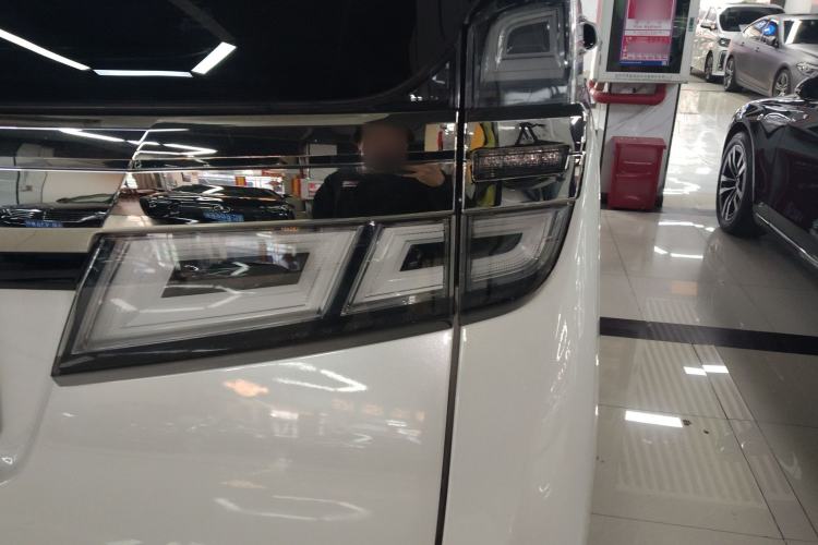 Used Toyota Vellfire 2019 Dual-Engine 2.5L HV Luxury Edition Right Rear Taillight