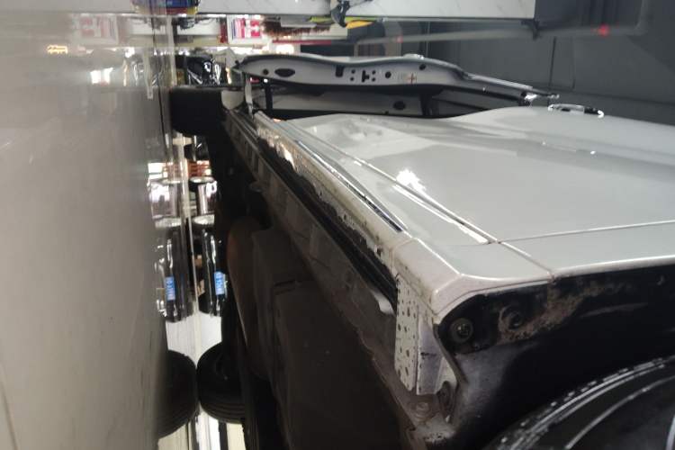 Used Toyota Vellfire 2019 Dual-Engine 2.5L HV Luxury Edition Right Side Sill