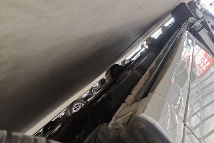 Used Toyota Vellfire 2019 Dual-Engine 2.5L HV Prestige Edition Right Side Sill