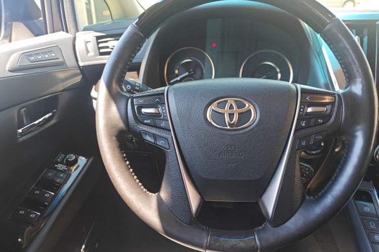 Used Toyota Vellfire 2019 Dual-Engine 2.5L HV Luxury Edition Steering Wheel
