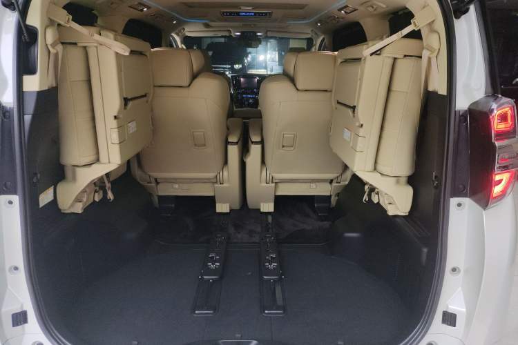 Used Toyota Vellfire 2019 Dual-Engine 2.5L HV Prestige Edition Trunk