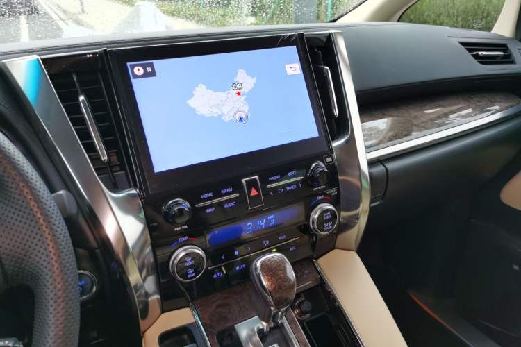 Used Toyota Vellfire 2020 Dual-Engine 2.5L HV Prestige Edition Audio And AC Panel