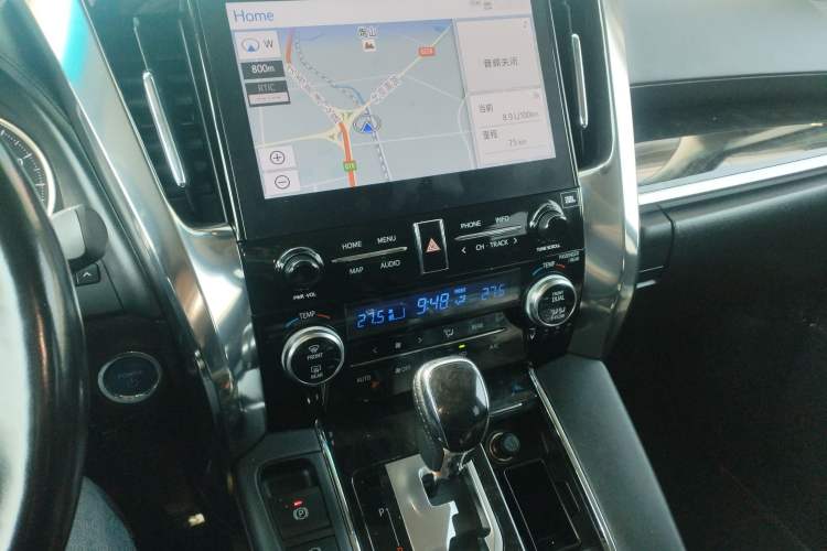 Used Toyota Vellfire 2020 Dual-Engine 2.5L HV Luxury Edition Audio And AC Panel