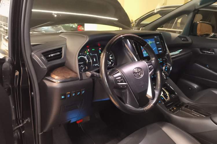 Used Toyota Vellfire 2020 Dual-Engine 2.5L HV Prestige Edition Center Console