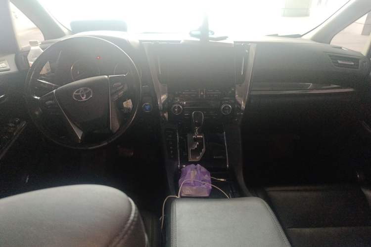Used Toyota Vellfire 2020 Dual-Engine 2.5L HV Luxury Edition Center Console