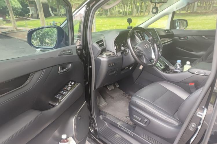 Used Toyota Vellfire 2020 Dual-Engine 2.5L HV Luxury Edition Driver Seat
