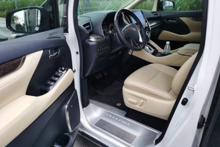 Used Toyota Vellfire 2020 Dual-Engine 2.5L HV Prestige Edition Driver Seat