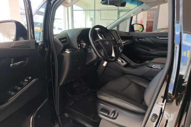Used Toyota Vellfire 2020 Dual-Engine 2.5L HV Luxury Edition Driver Seat