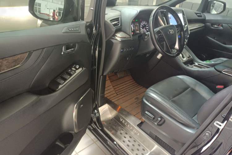 Used Toyota Vellfire 2020 Dual-Engine 2.5L HV Prestige Edition Driver Seat