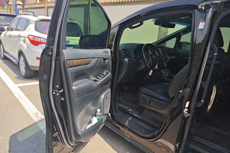 Used Toyota Vellfire 2020 Dual-Engine 2.5L HV Prestige Edition Driver Seat