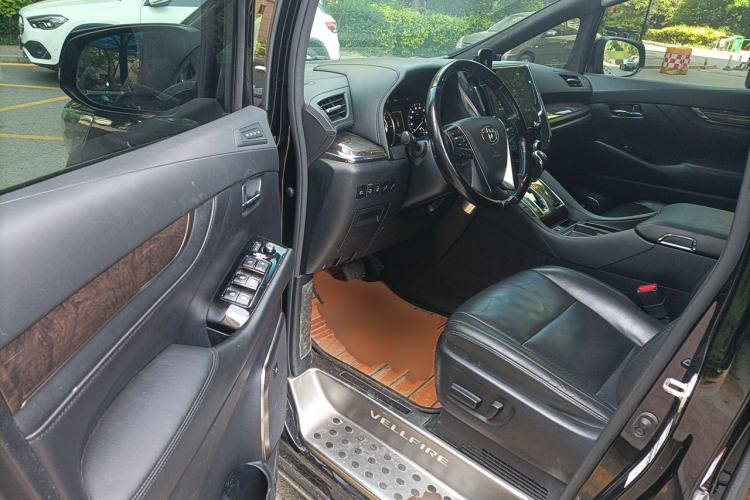 Used Toyota Vellfire 2020 Dual-Engine 2.5L HV Prestige Edition Driver Seat