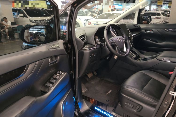 Used Toyota Vellfire 2020 Dual-Engine 2.5L HV Luxury Edition Driver Seat