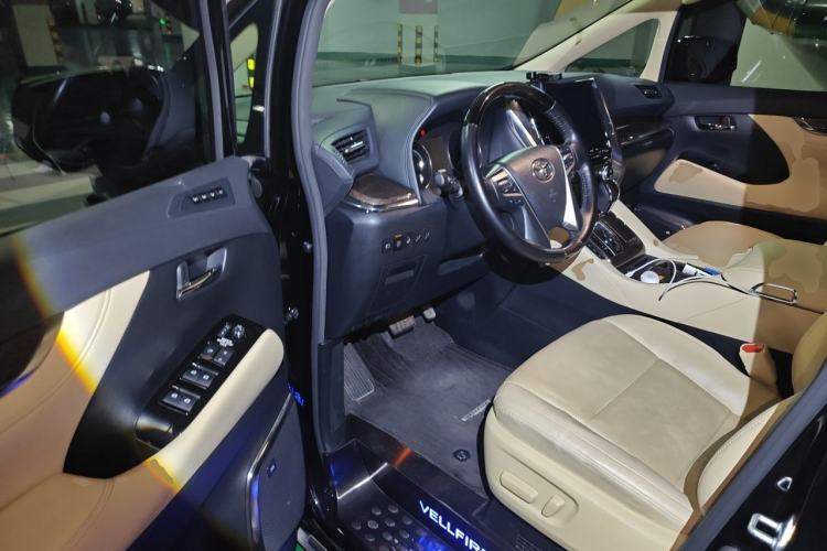 Used Toyota Vellfire 2020 Dual-Engine 2.5L HV Prestige Edition Driver Seat