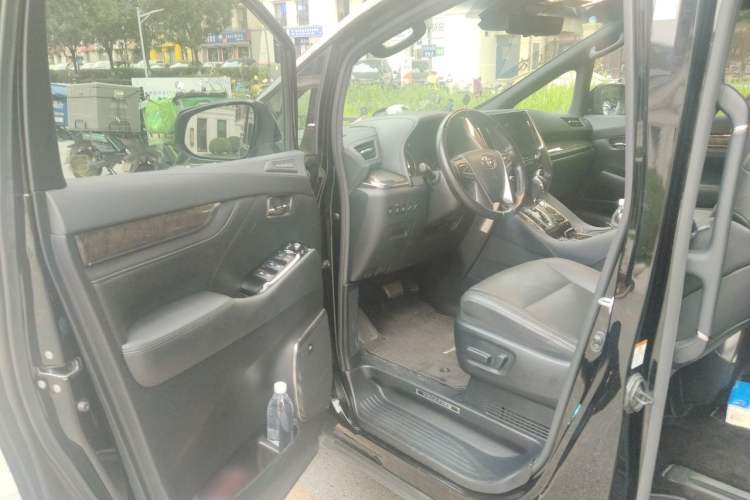 Used Toyota Vellfire 2020 Dual-Engine 2.5L HV Prestige Edition Driver Seat