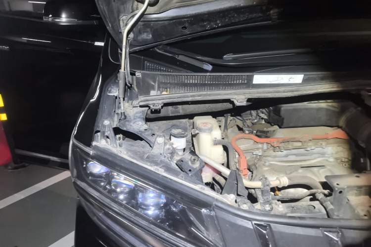 Used Toyota Vellfire 2020 Dual-Engine 2.5L HV Prestige Edition Engine Bay Right