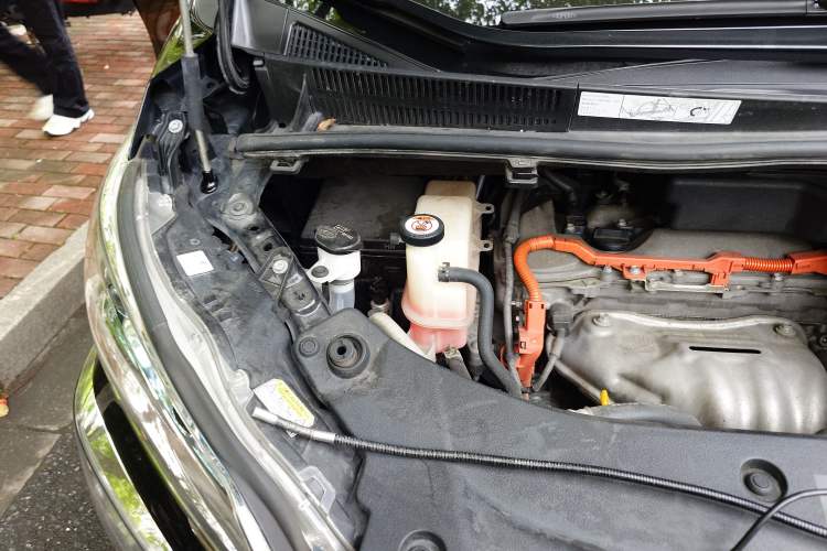 Used Toyota Vellfire 2020 Dual-Engine 2.5L HV Luxury Edition Engine Bay Right