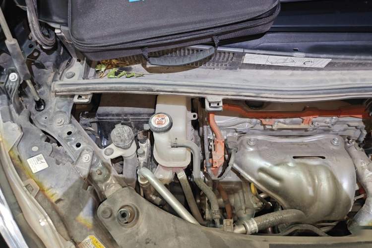 Used Toyota Vellfire 2020 Dual-Engine 2.5L HV Prestige Edition Engine Bay Right