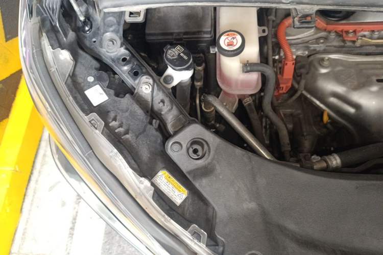 Used Toyota Vellfire 2020 Dual-Engine 2.5L HV Luxury Edition Engine Bay Right