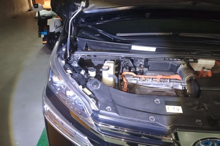 Used Toyota Vellfire 2020 Dual-Engine 2.5L HV Prestige Edition Engine Bay Right