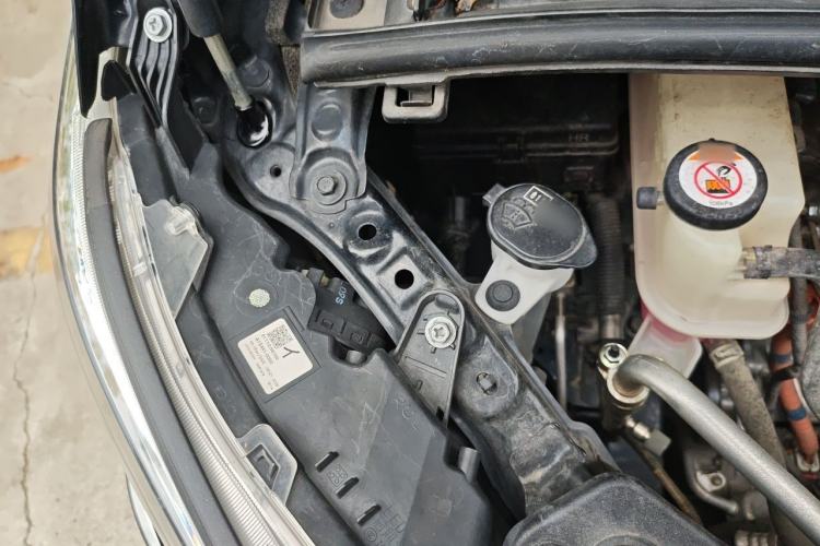 Used Toyota Vellfire 2020 Dual-Engine 2.5L HV Luxury Edition Engine Bay Right